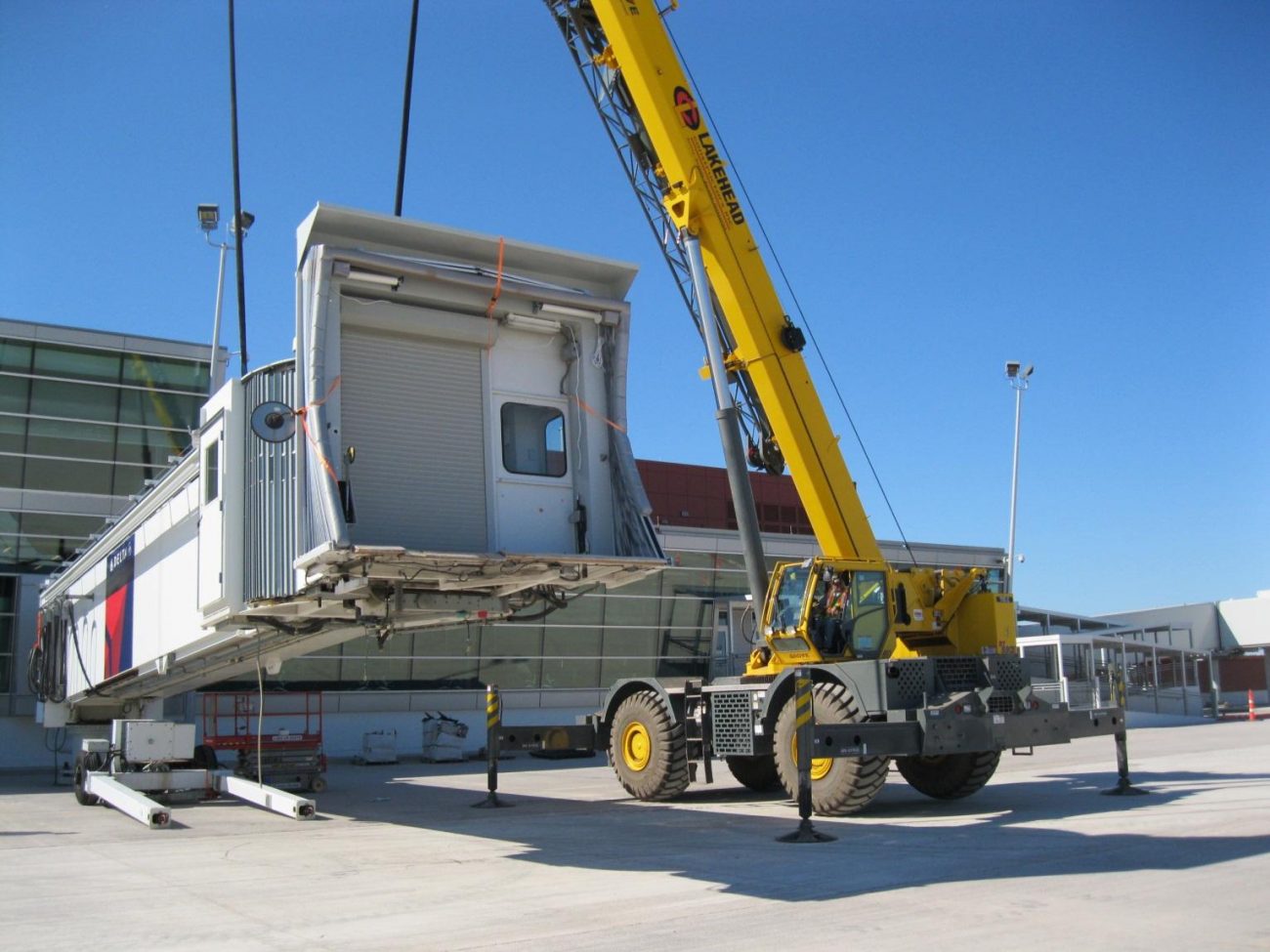 Duluth Airport Jetways Install