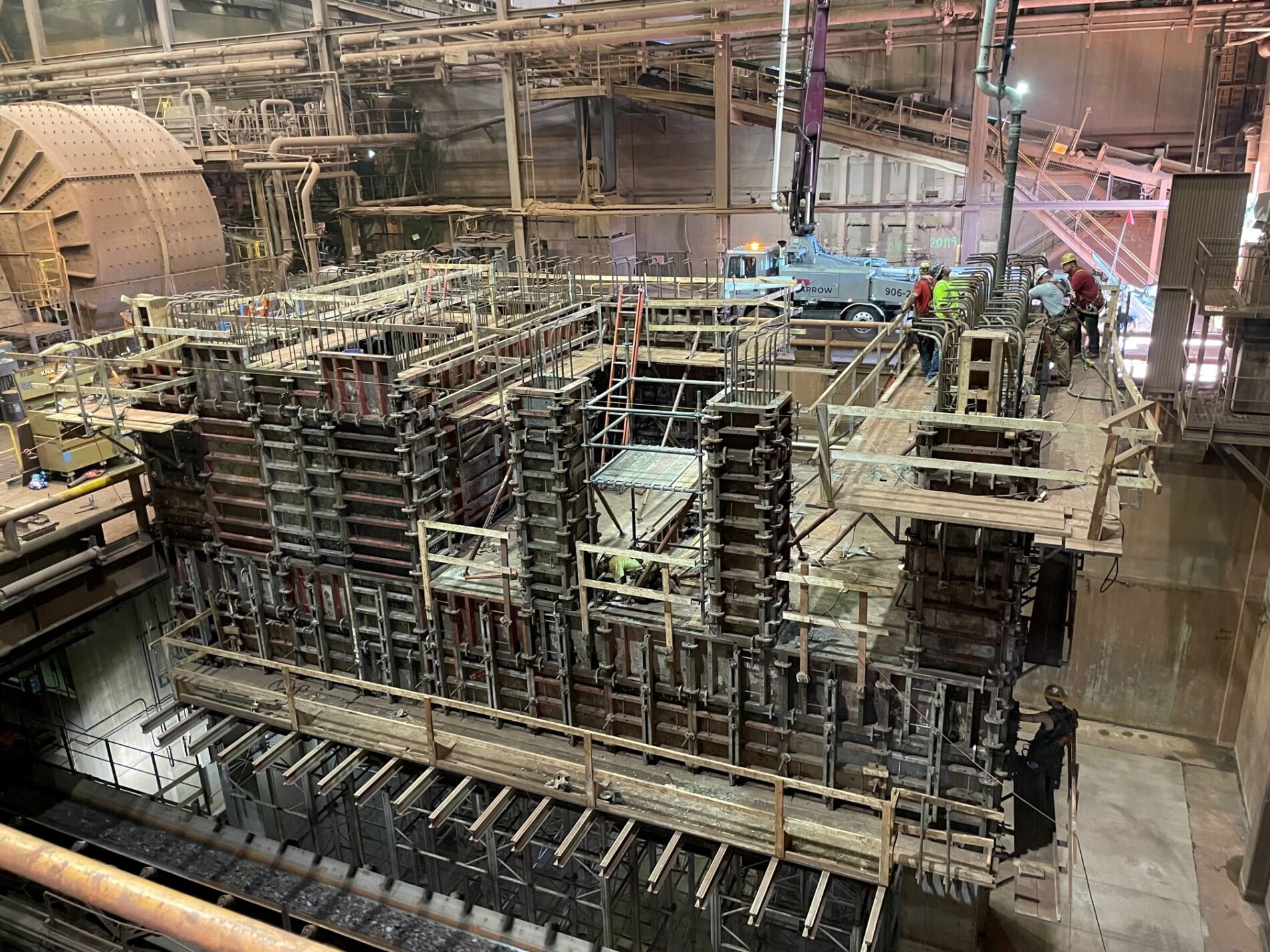 High Pressure Grinding Roll foundation concrete pour